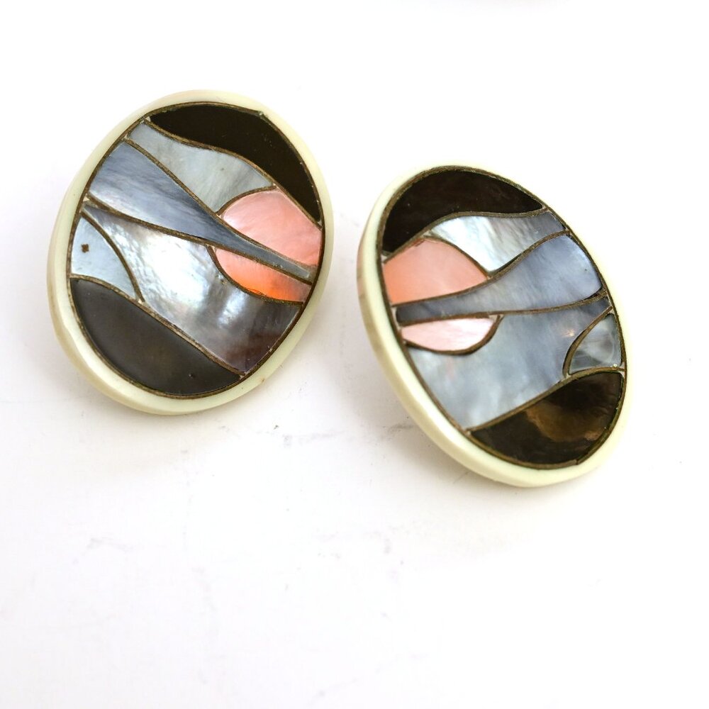 VINTAGE 80’s Lee Sands  Ebony Black with Rare Inlaid Sunset Design Earrings - Picture 7 of 8